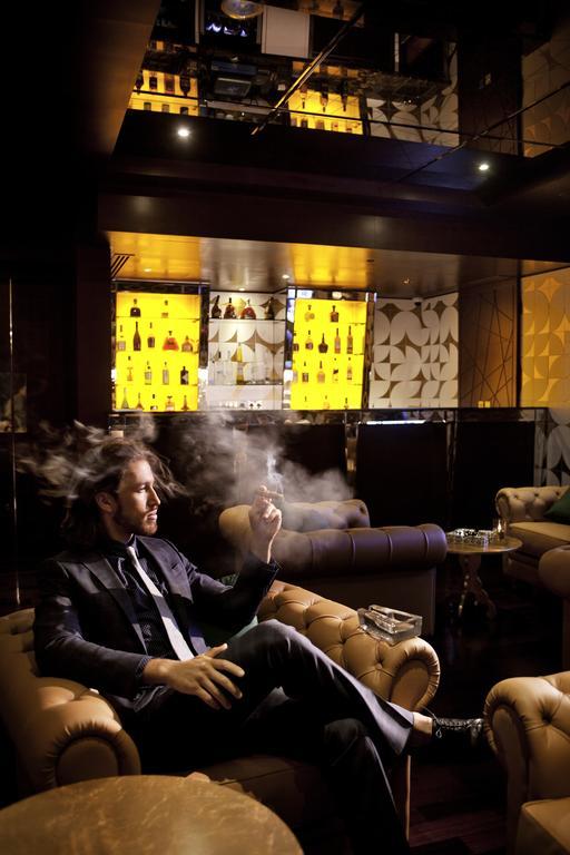 The Domain Bahrain Hotel And Spa - Adults Friendly 16 Years Plus Manama Exteriör bild A man smoking in a nightclub
