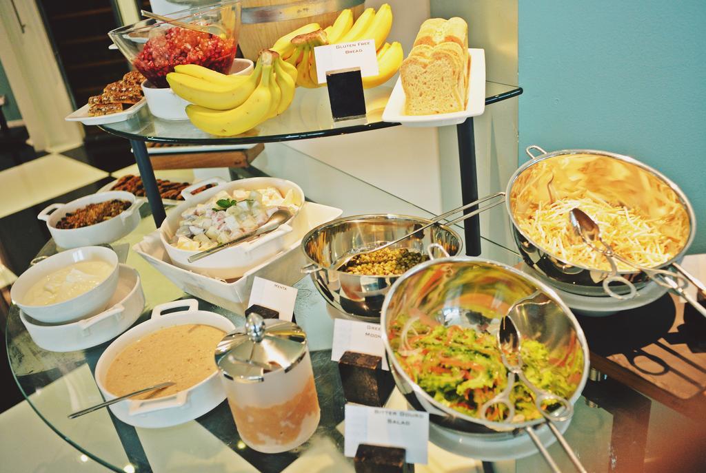 The Domain Bahrain Hotel And Spa - Adults Friendly 16 Years Plus Manama Exteriör bild A selection of Indian breakfast items